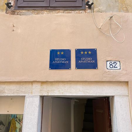 De Qua De La Studio Rovinj Exterior photo